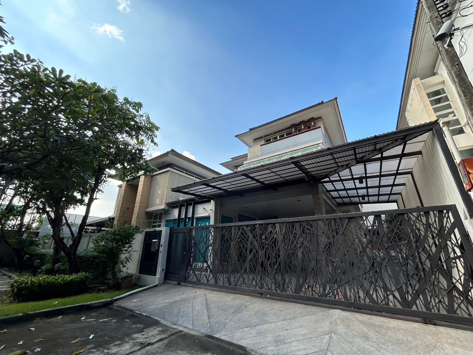 House for Rent, Sale at Grand Bangkok boulevard Kasert - Nawamin - Image 1