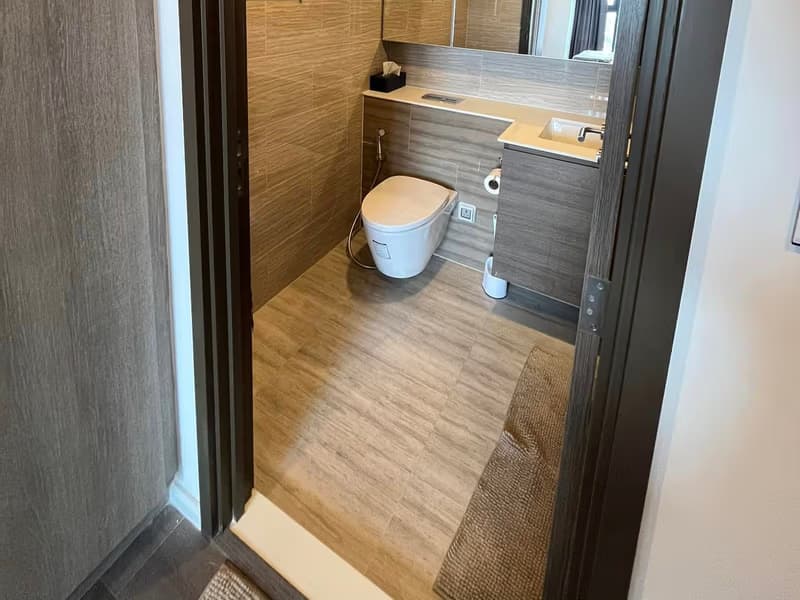 Condo for Rent at Whizdom Essence Sukhumvit 101