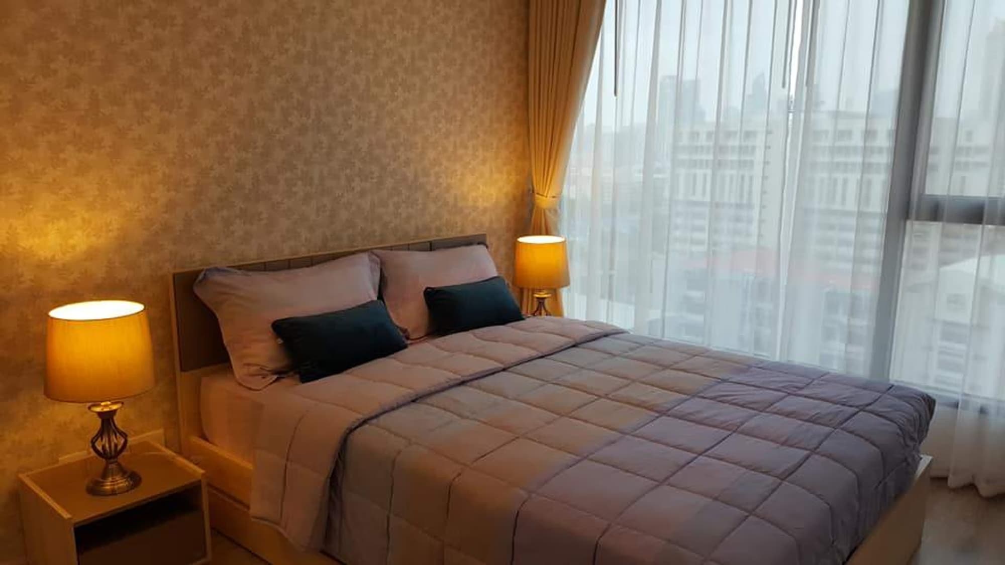 1 Bed Condo for Rent in Huai Khwang - Image 2