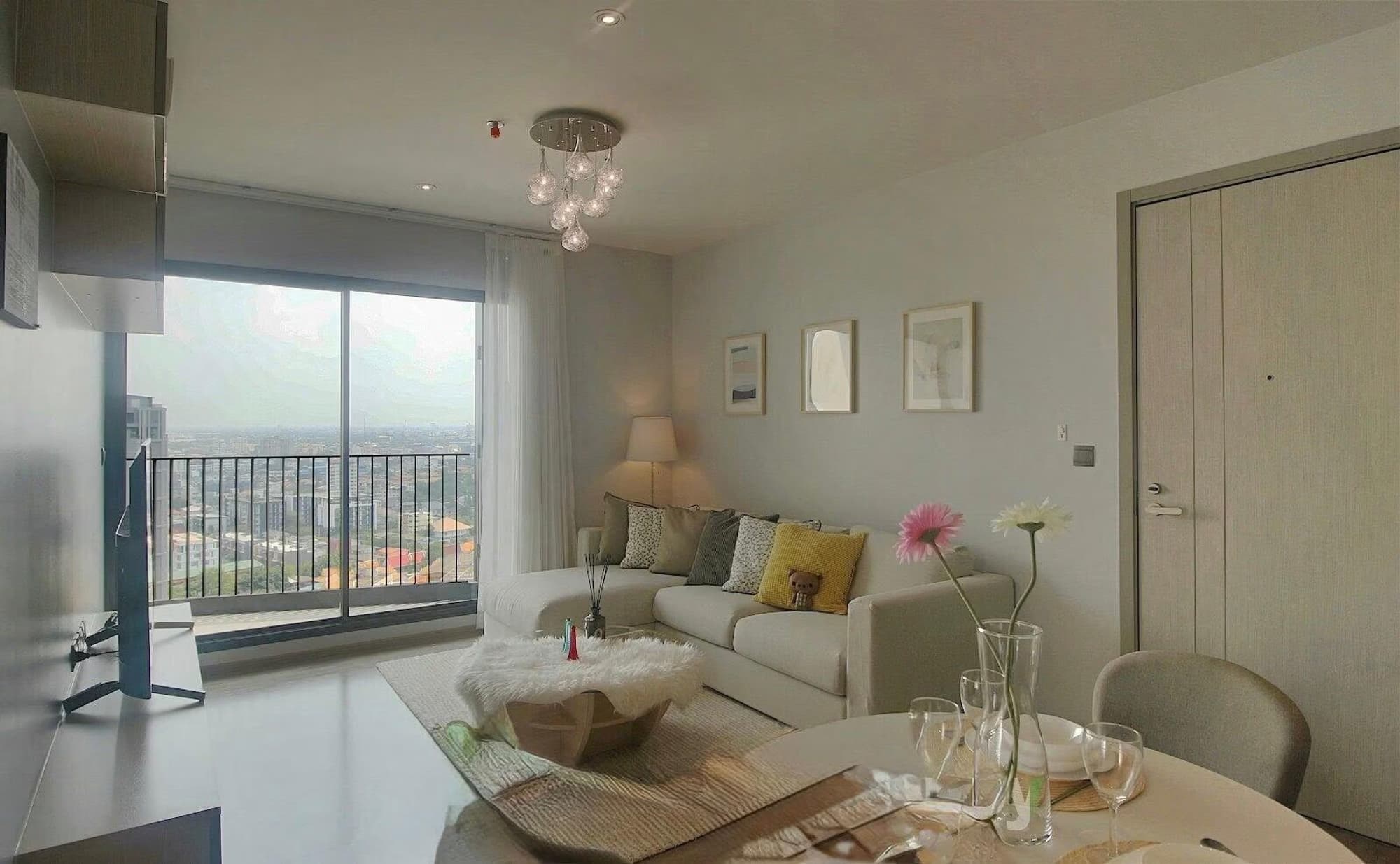 2 Bed Condo for Sale in Watthana - Image 1