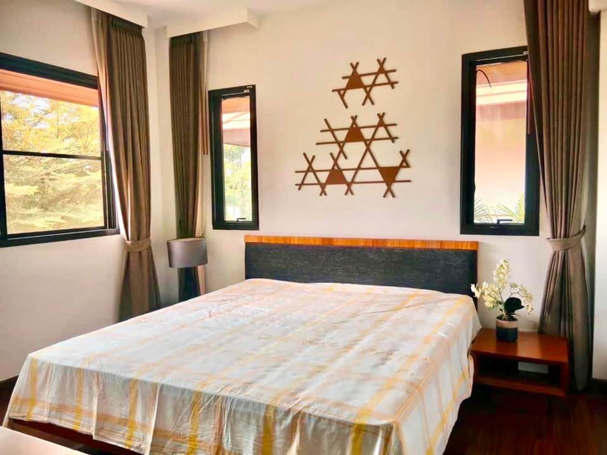 3 Bed House for Rent in Hang Dong - Image 5