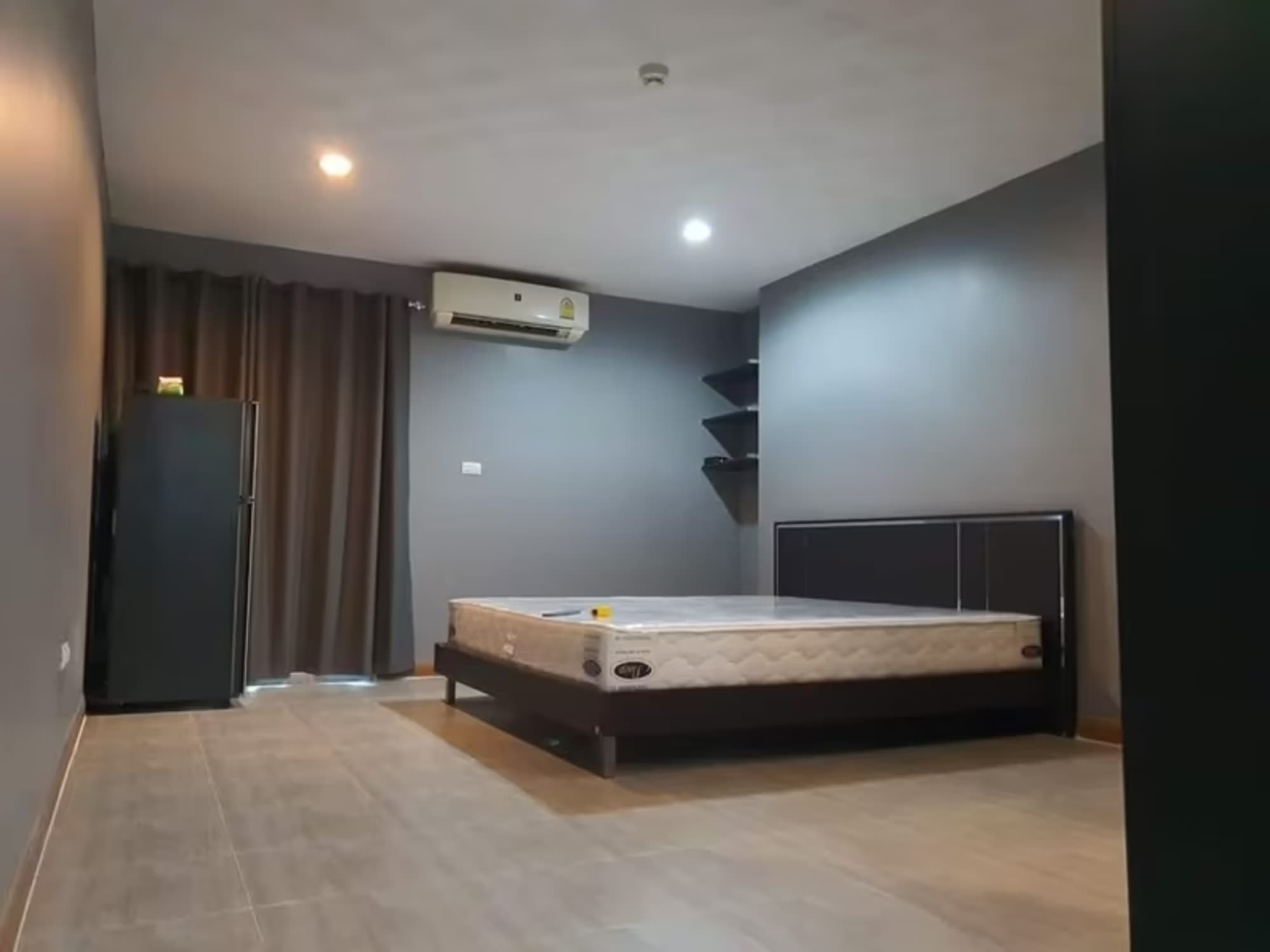 1 Bedroom Condo - Image 1