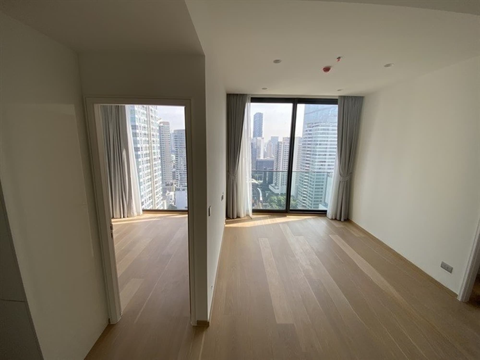 2 ห้องนอน คอนโด สำหรับ ขาย ใน บางรัก - Image 1