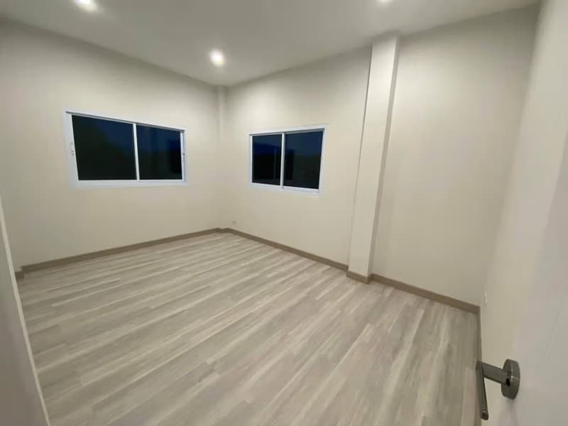 4 Bed House for Sale in Mae Rim