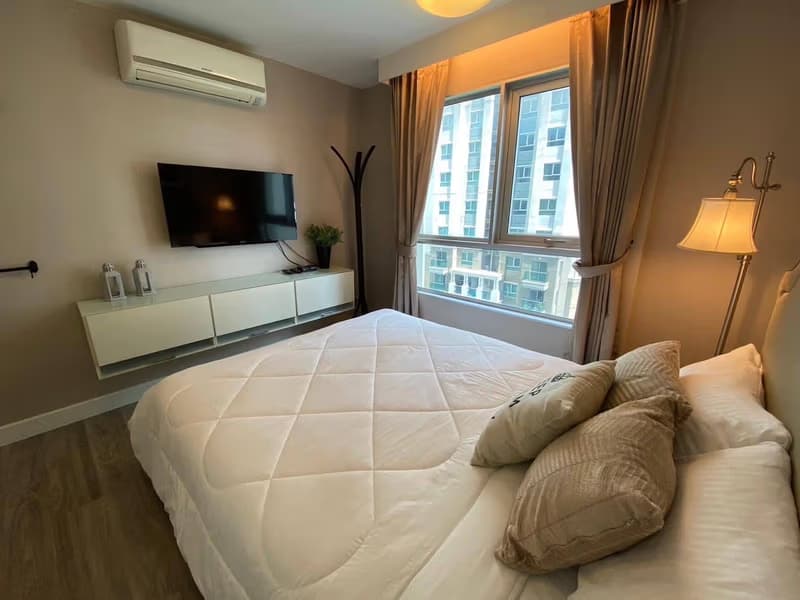 3 Bed Condo for Rent and Sale in Huai Khwang
