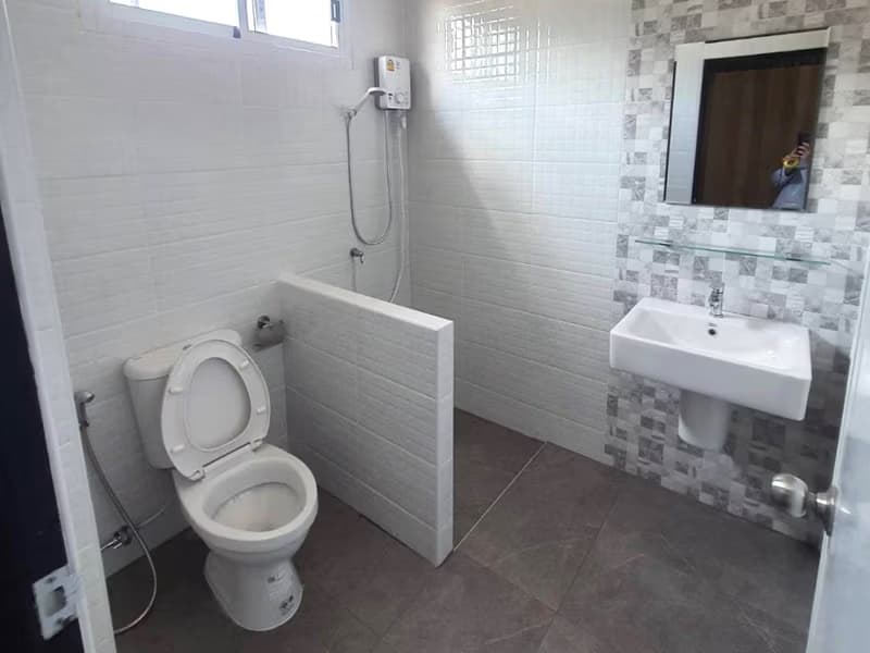 4 Bed House for Rent in San Sai