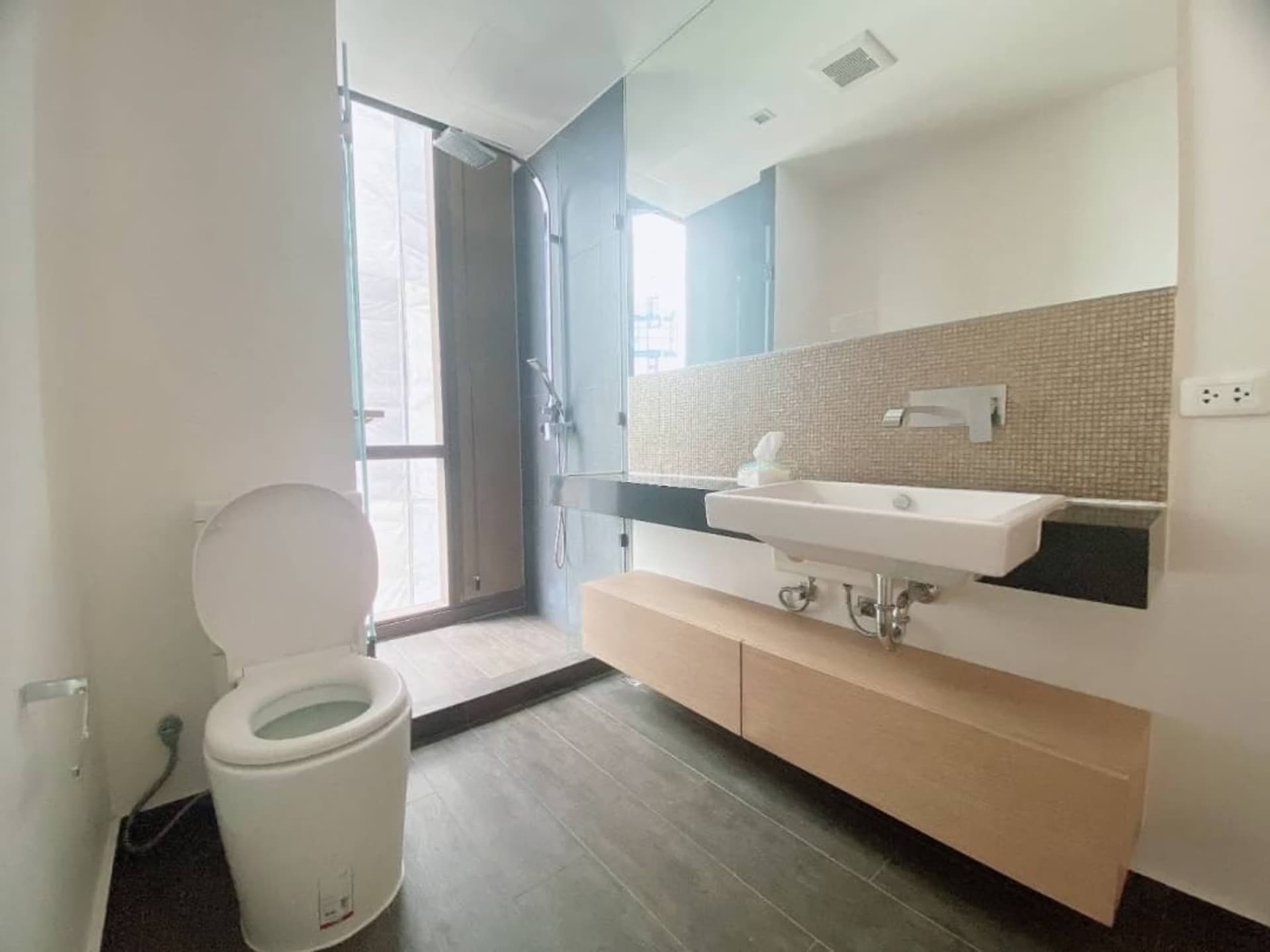 2 Bed Condo for Rent in Watthana - Image 5