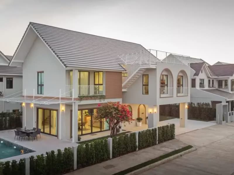 6 Bedroom House