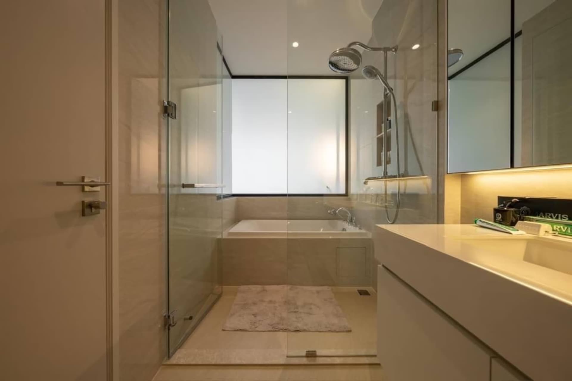1 Bed Condo for Rent and Sale in Pathum Wan - Image 16