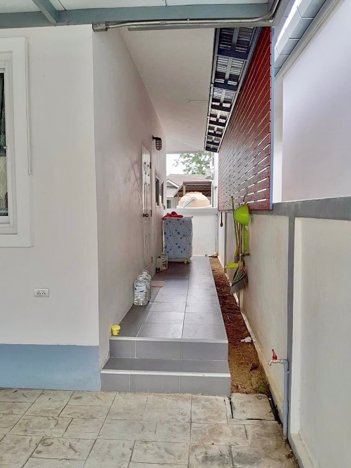 3 Bed House for Rent in Hang Dong - Image 7