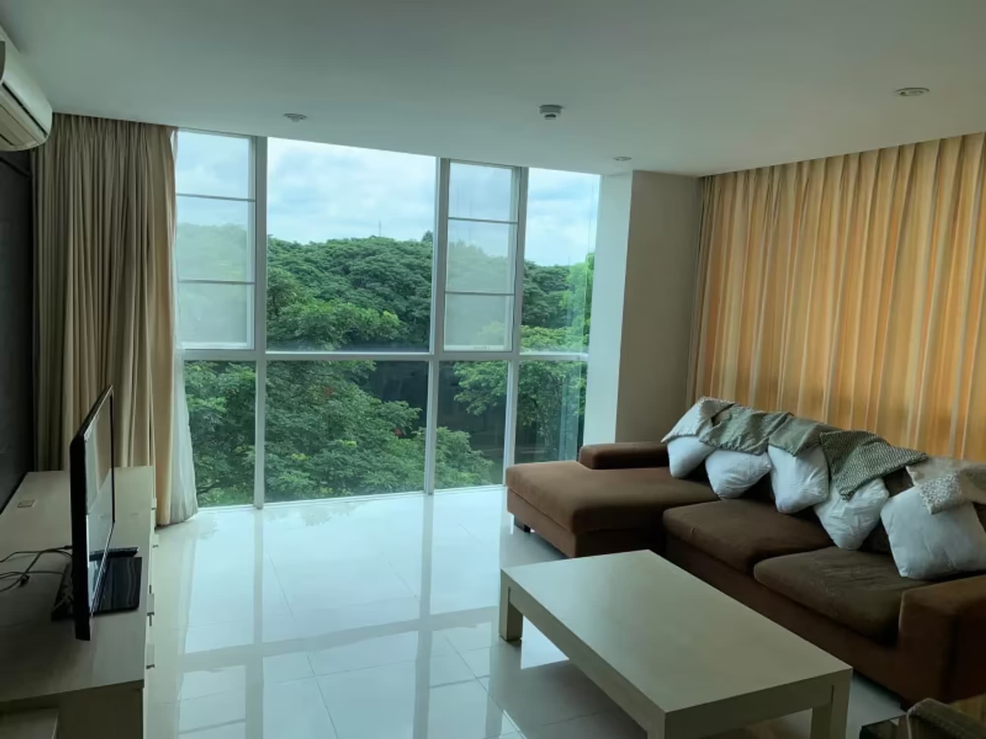 Condo for Rent at Peaks Garden - Image 1