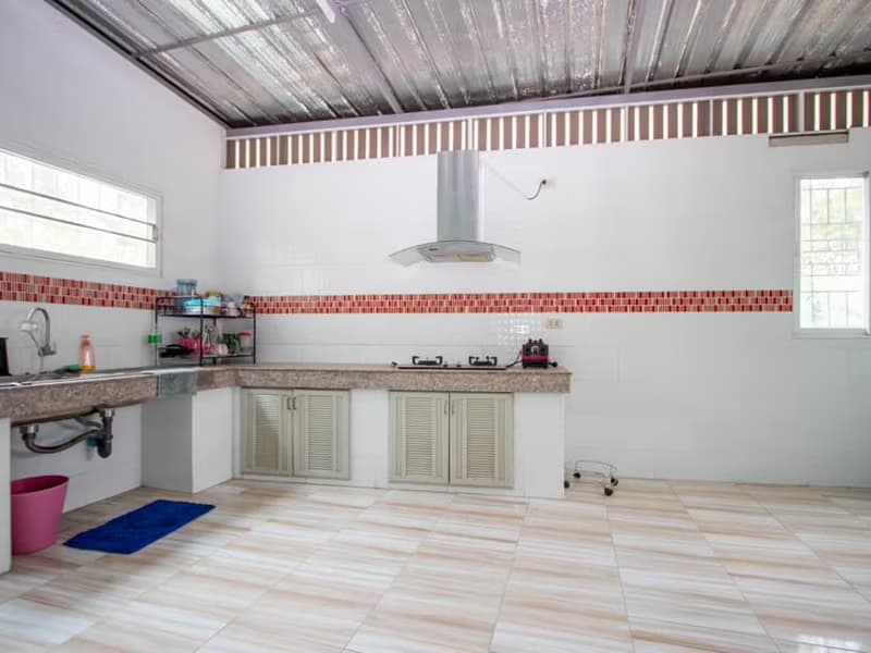 4 Bed House for Rent and Sale in San Kamphaeng