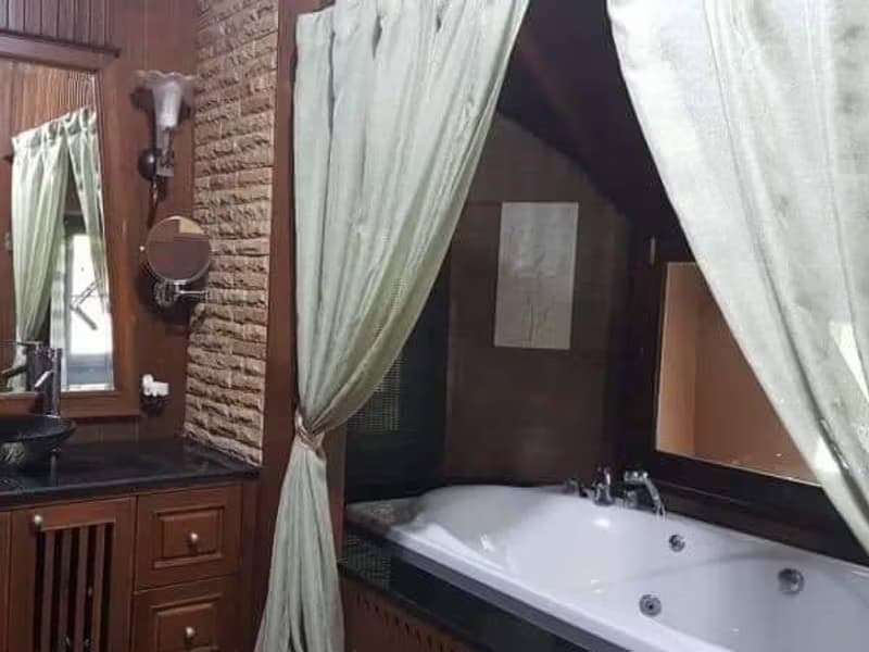 10 Bed House for Rent and Sale in San Sai