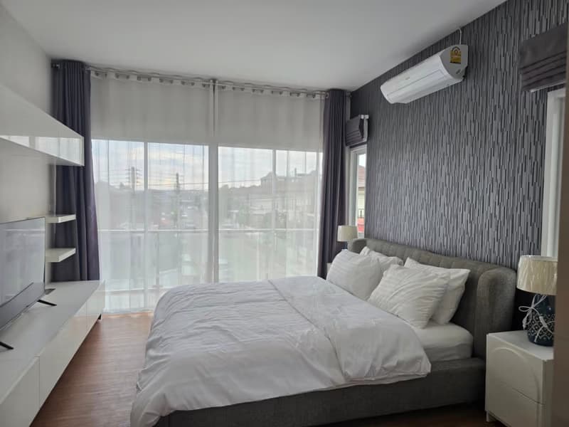 4 Bed House for Rent in Mueang Chiang Mai District