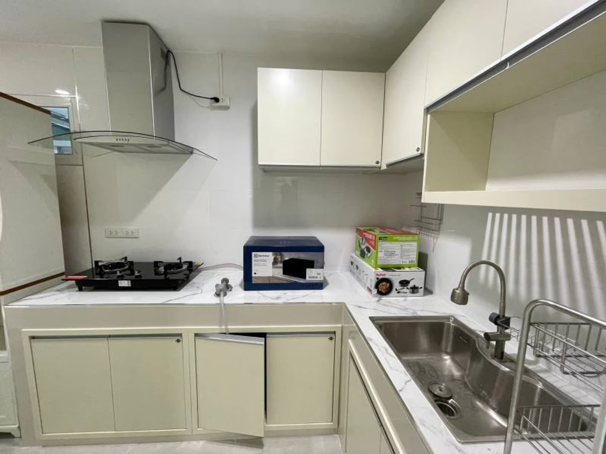 Townhome for rent/sale - Image 25