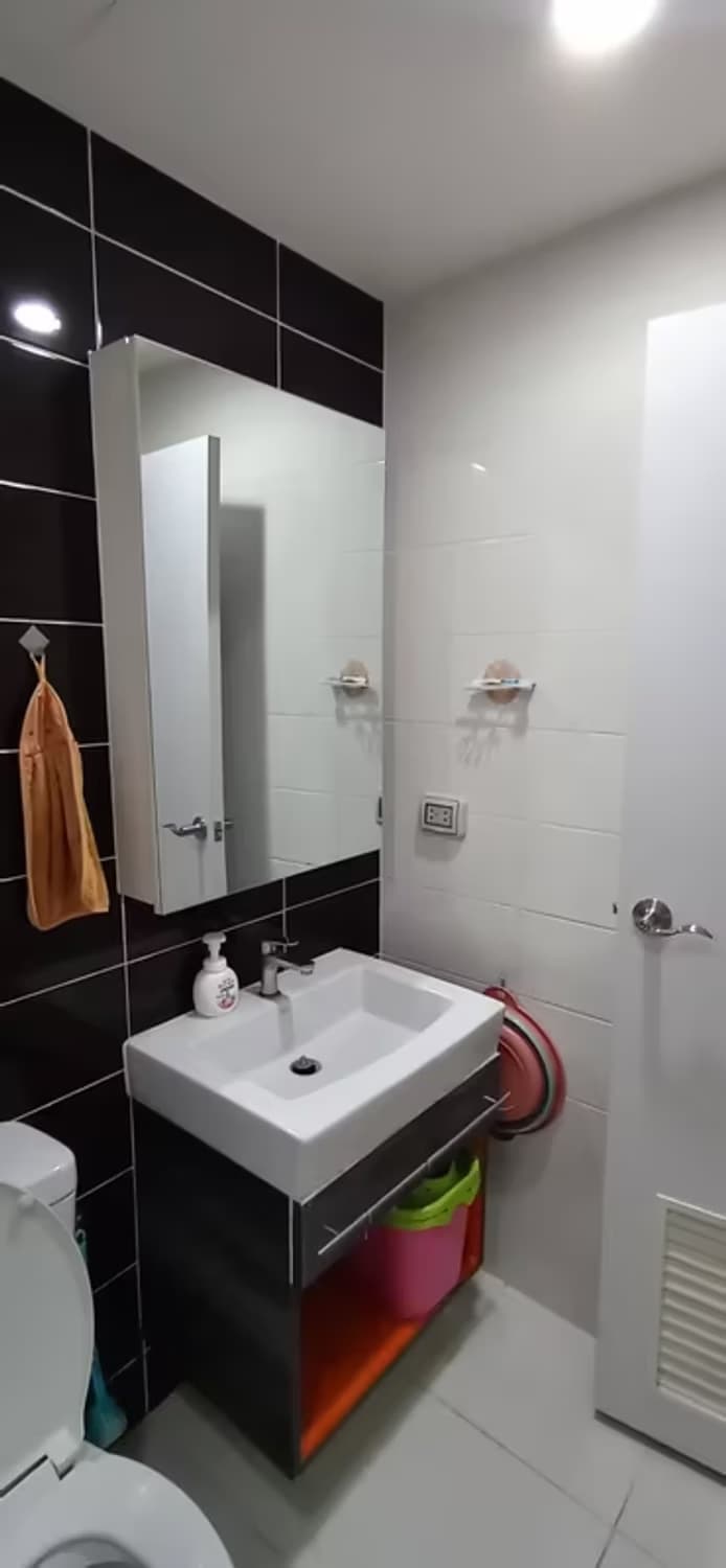 1 Bedroom Condo - Image 4