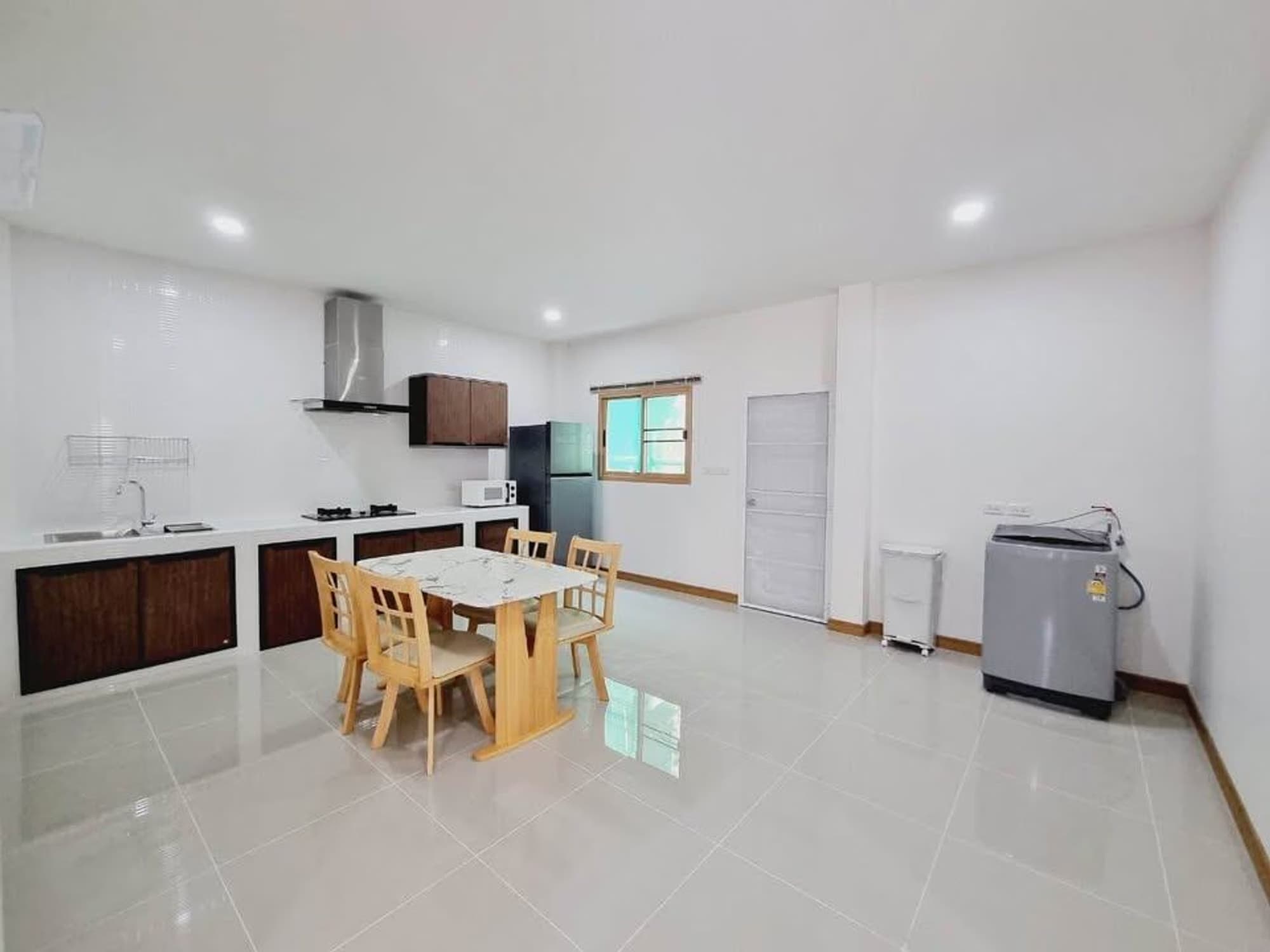 4 Bed House for Rent in Hang Dong - Image 3