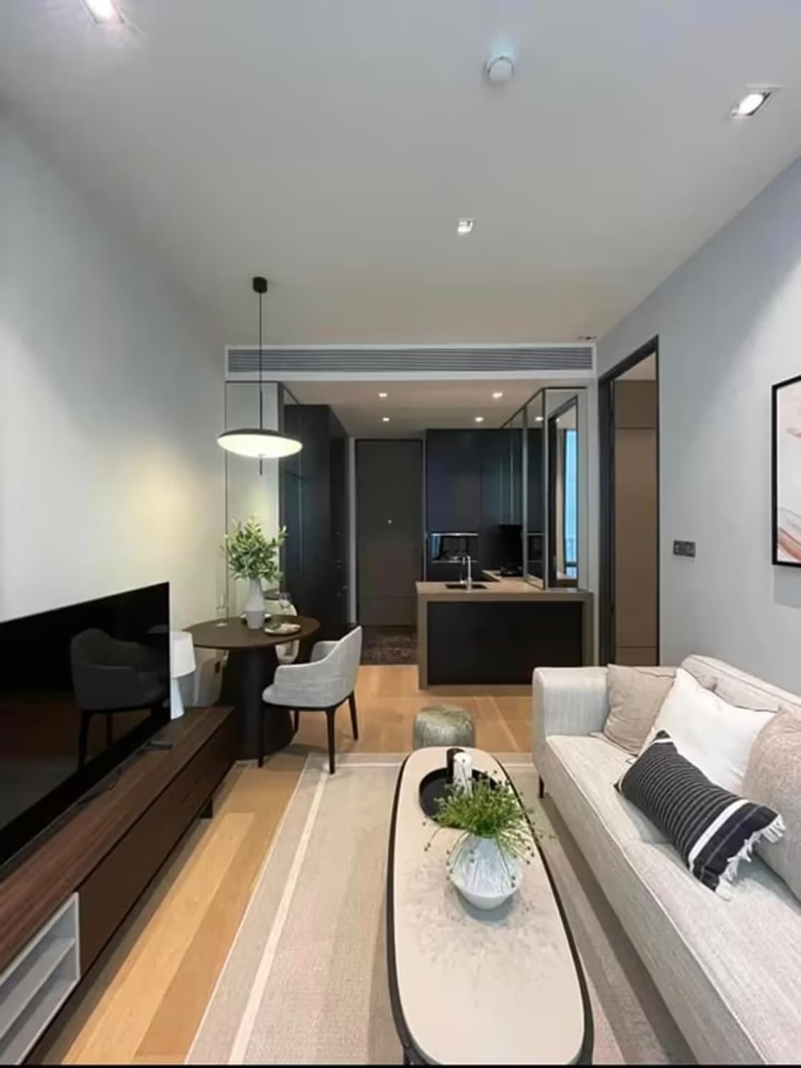 28 Chidlom by SC Asset - Image 6