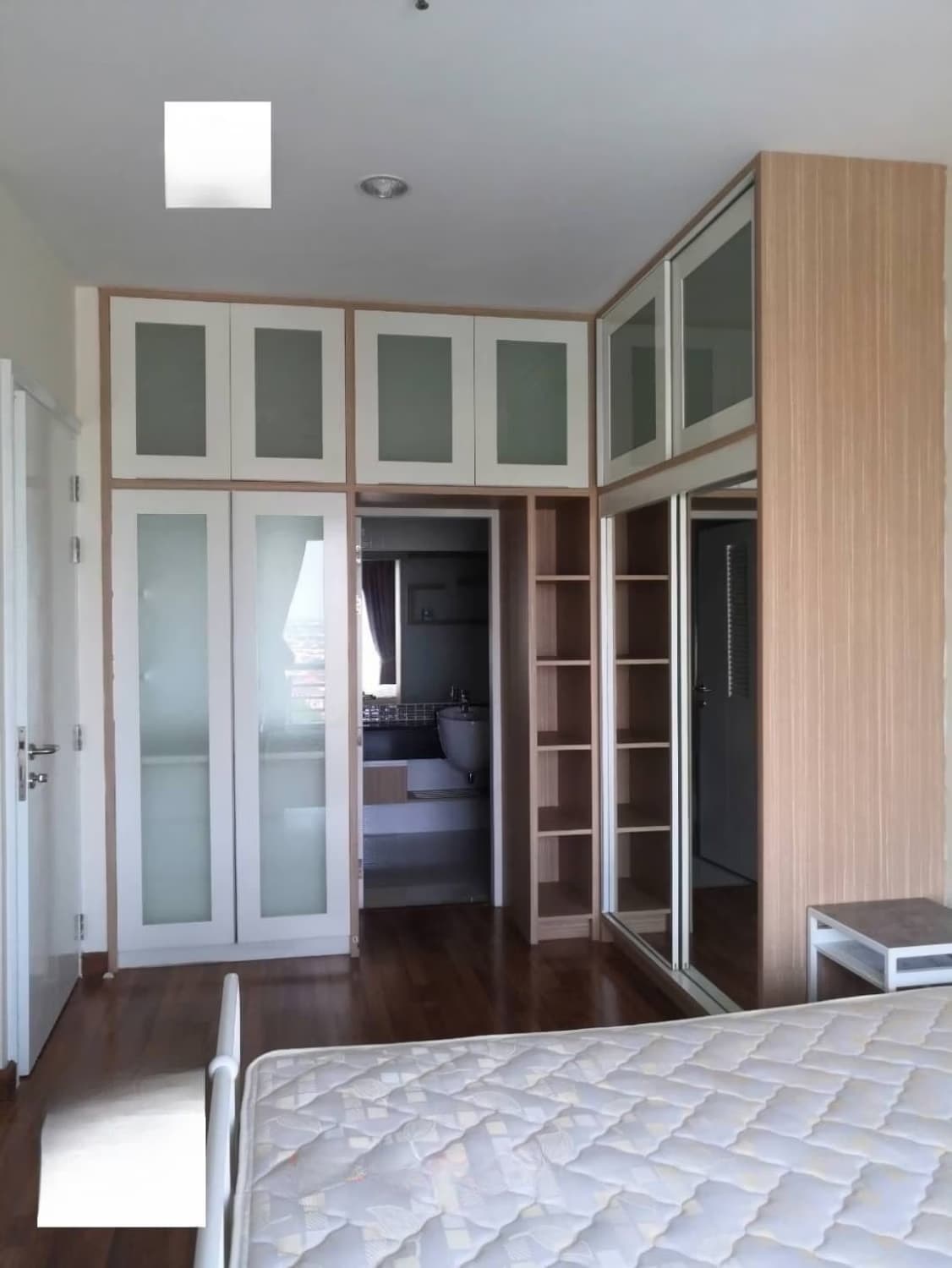 1 Bed Condo for Rent  Near Si Kritha MRT - Image 3