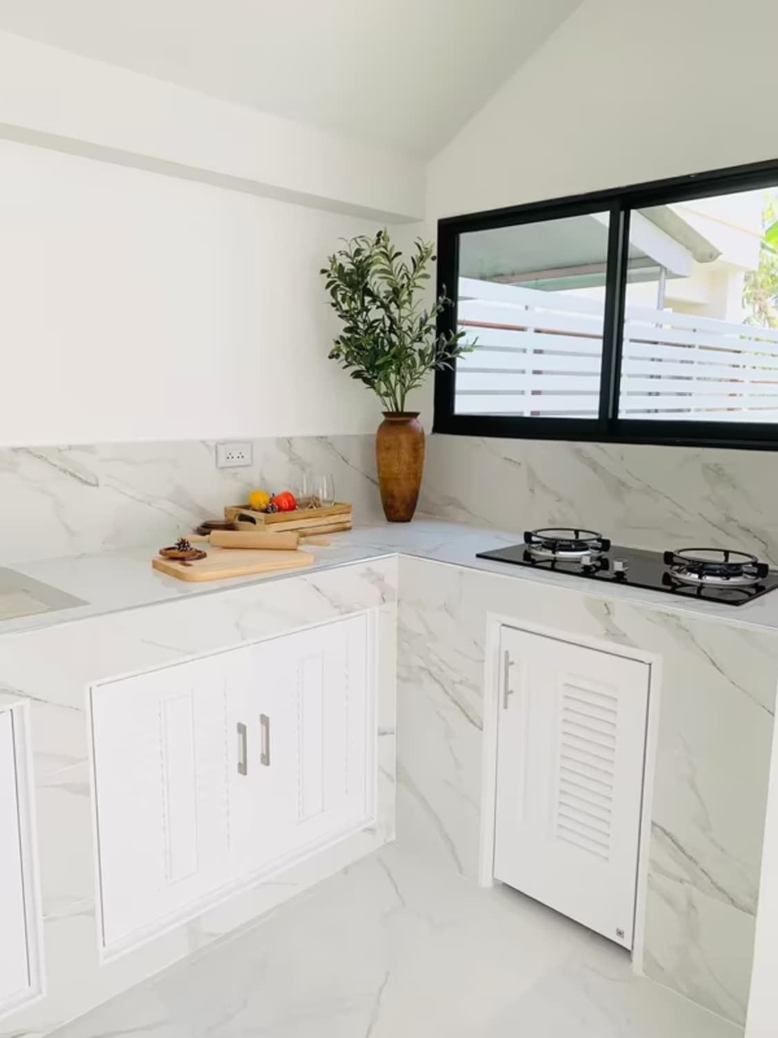 4 Bedroom House - Image 2