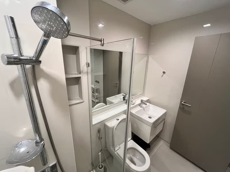 Condo for Rent at Life Asoke Hype