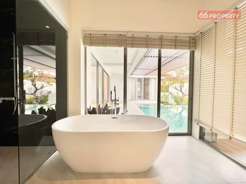 Smart Pool Villa in Luxury Modern Style