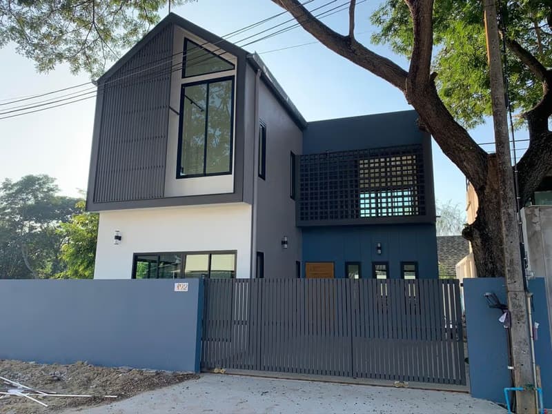 House for Sale in Tha Wang Tan, Saraphi.  