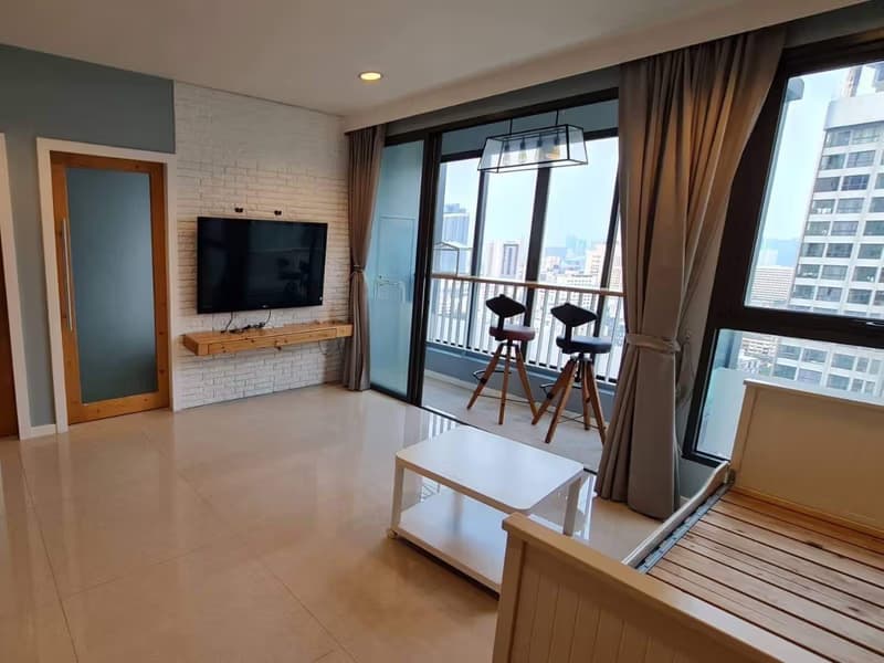 2 Bed Condo for Sale in Ratchathewi