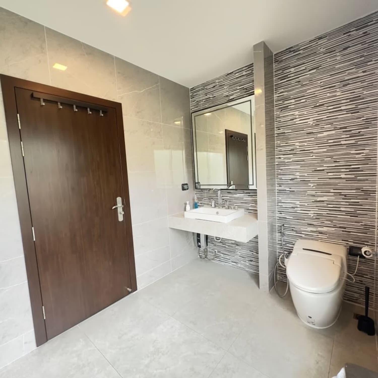 House for Sale, Sale w/Tenant, Rented in Pak Kret - Nonthaburi. - Image 12