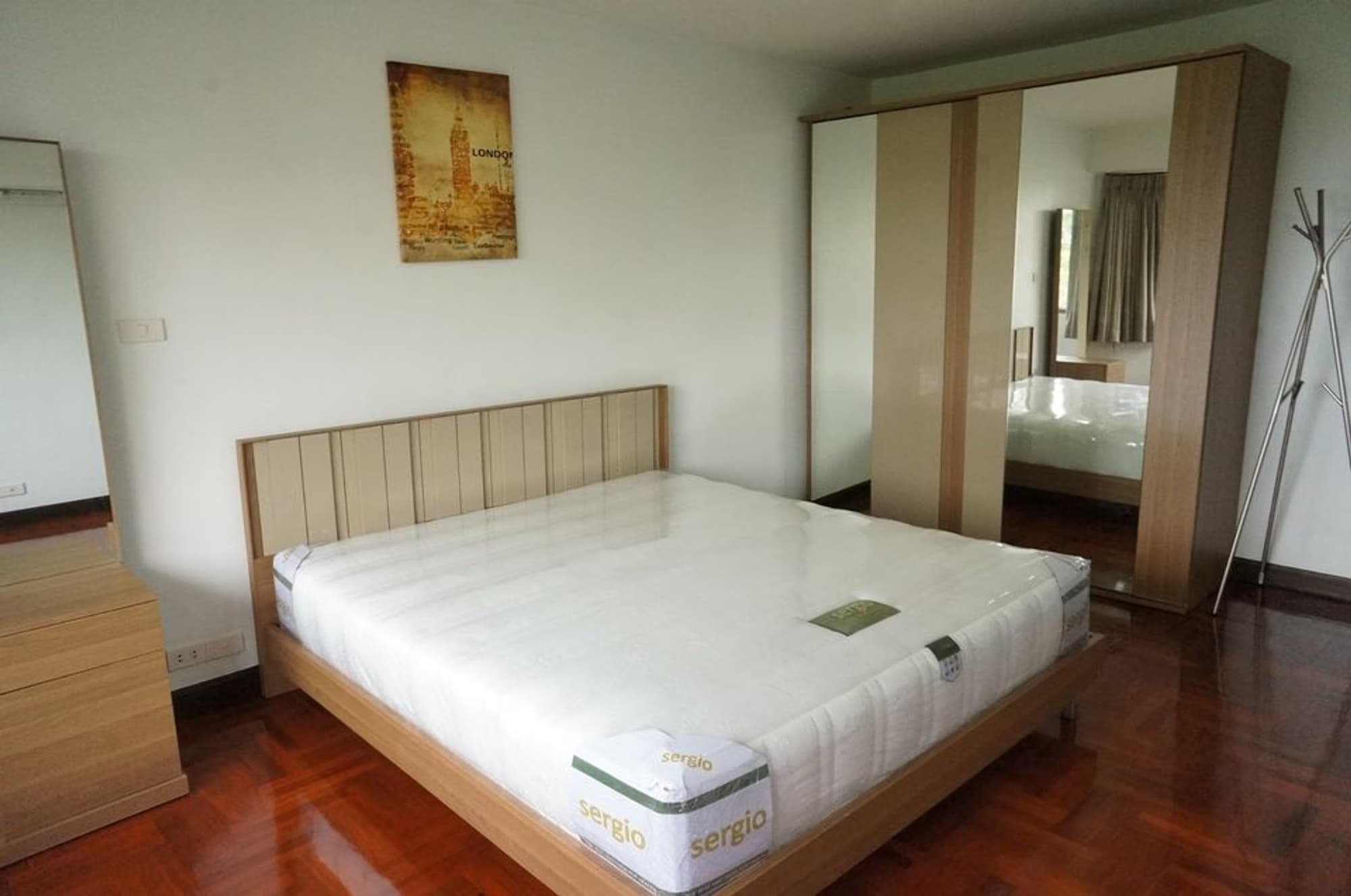 2 Bedroom Condo for Rent at Baan Suanpetch - Image 5