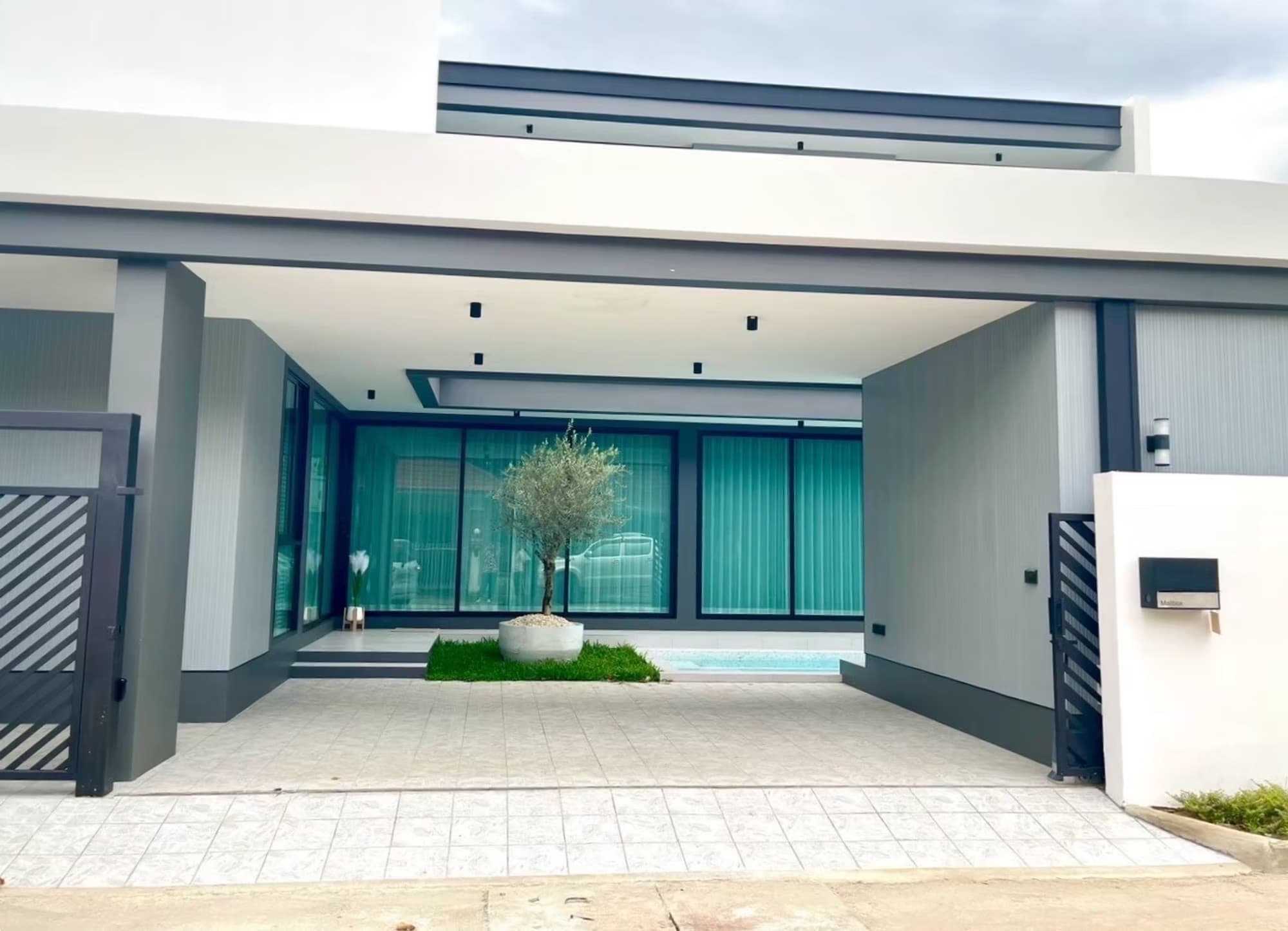 4 Bed House for Rent in Hang Dong - Image 3