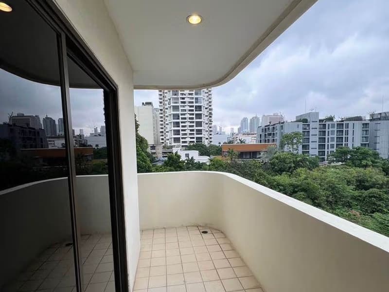 2 Bed Condo for Rent in Khlong Toei