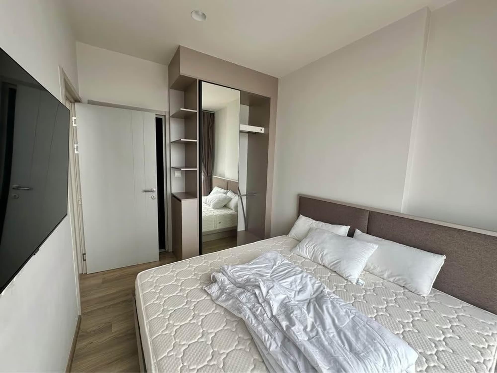 2 Bed Condo for Rent in Khlong Toei - Image 5