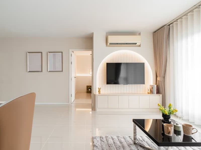 2 Bed Condo for Rent in Huai Khwang