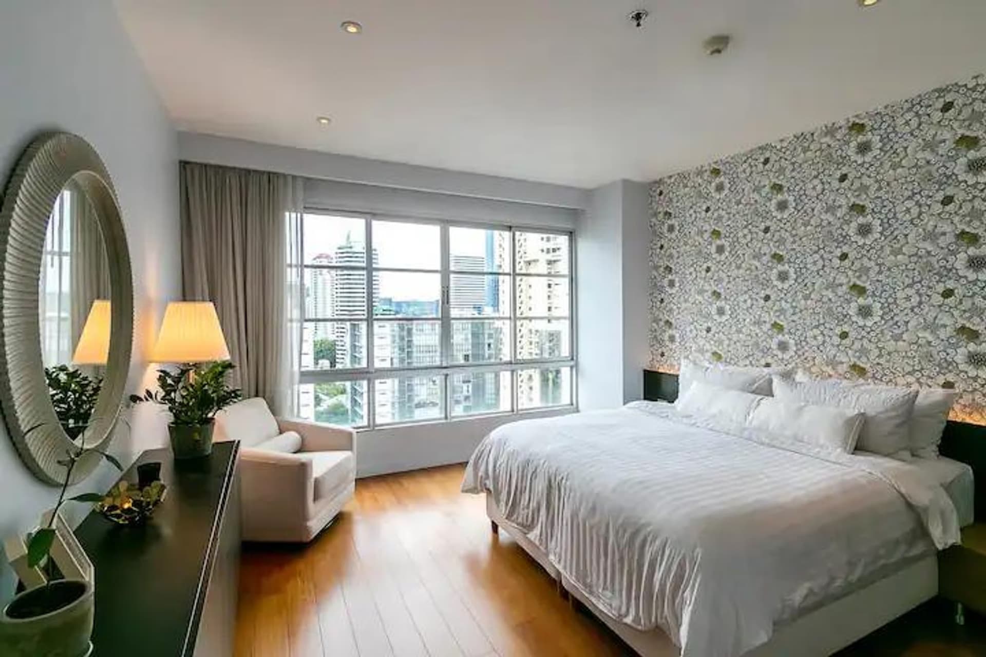 2 Bed Condo for Rent in Khlong Toei - Image 8
