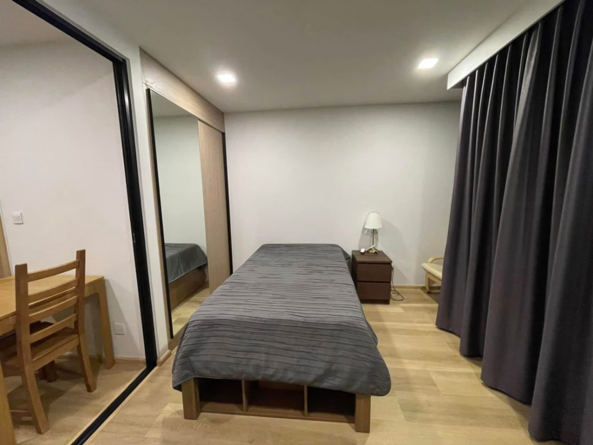 1 Bed Condo for Sale in Payathai - Image 11