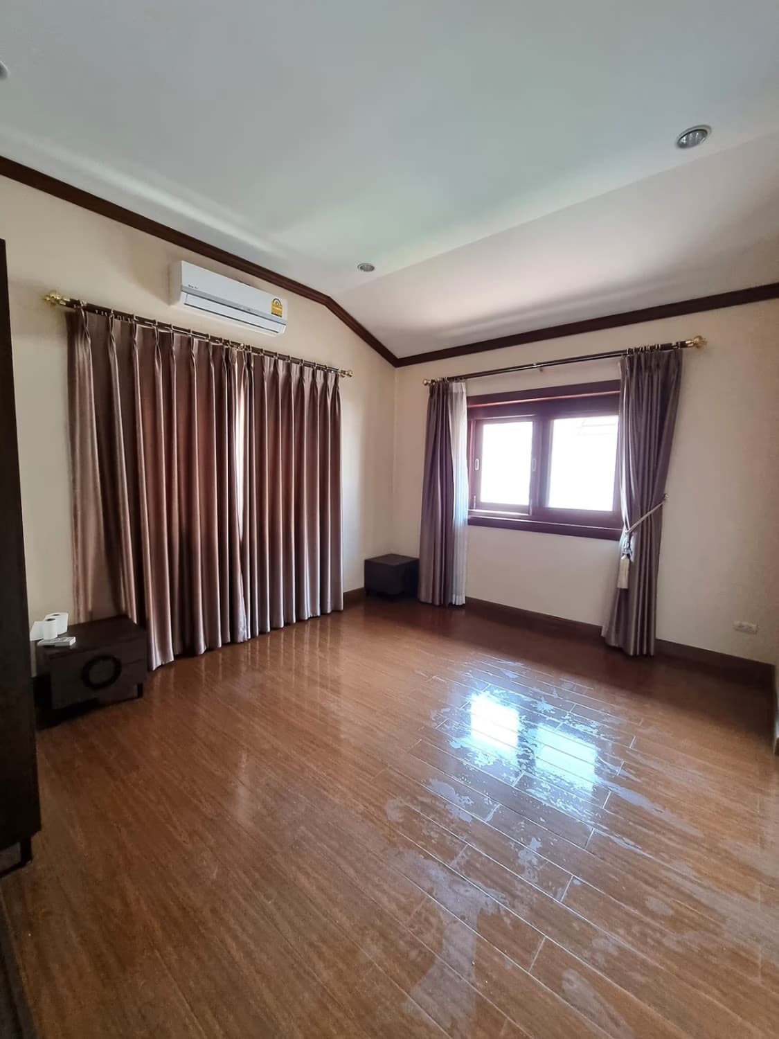 4 Bed House for Rent and Sale in San Kamphaeng - Image 17