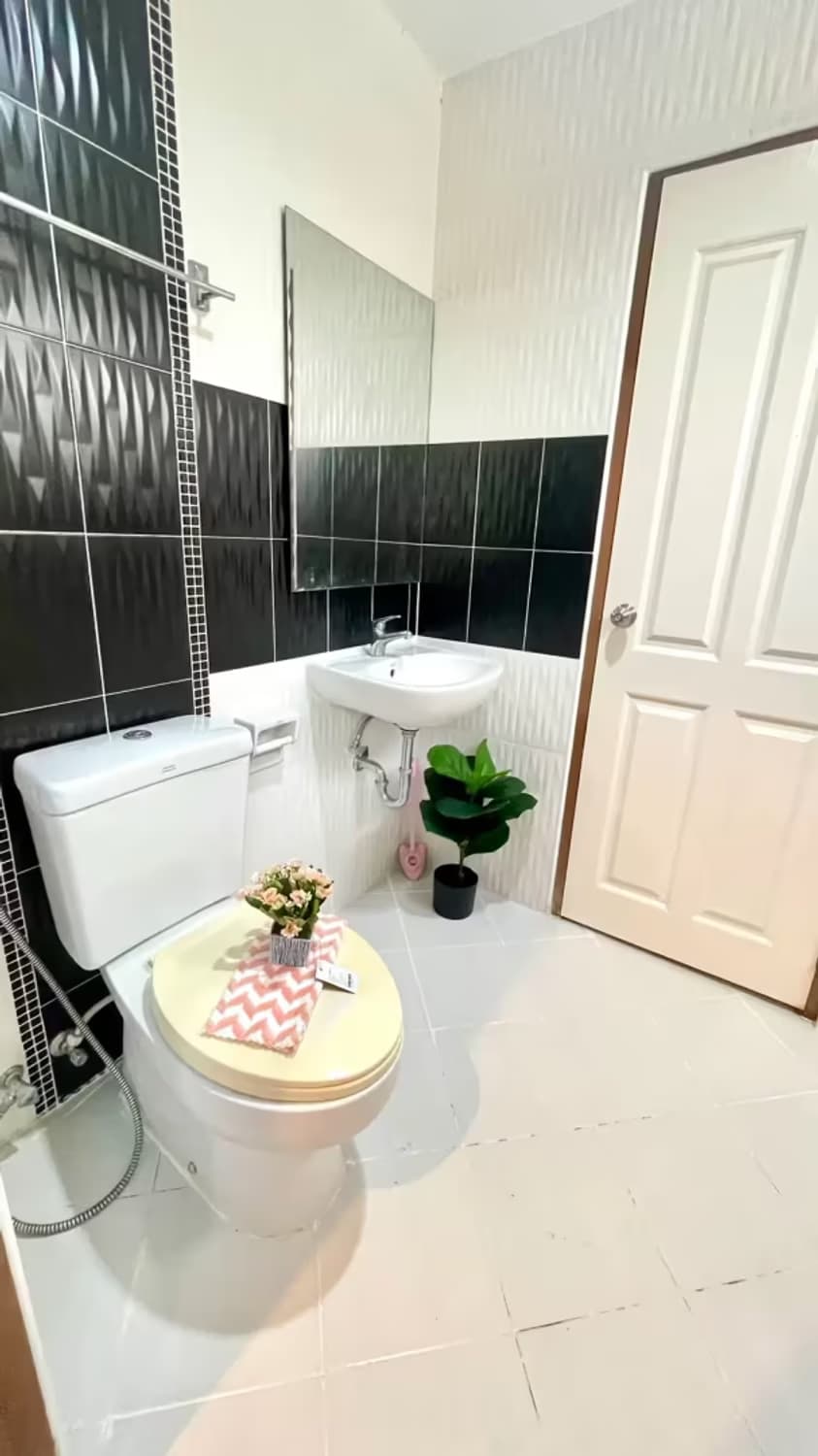 4 Bedroom House - Image 1