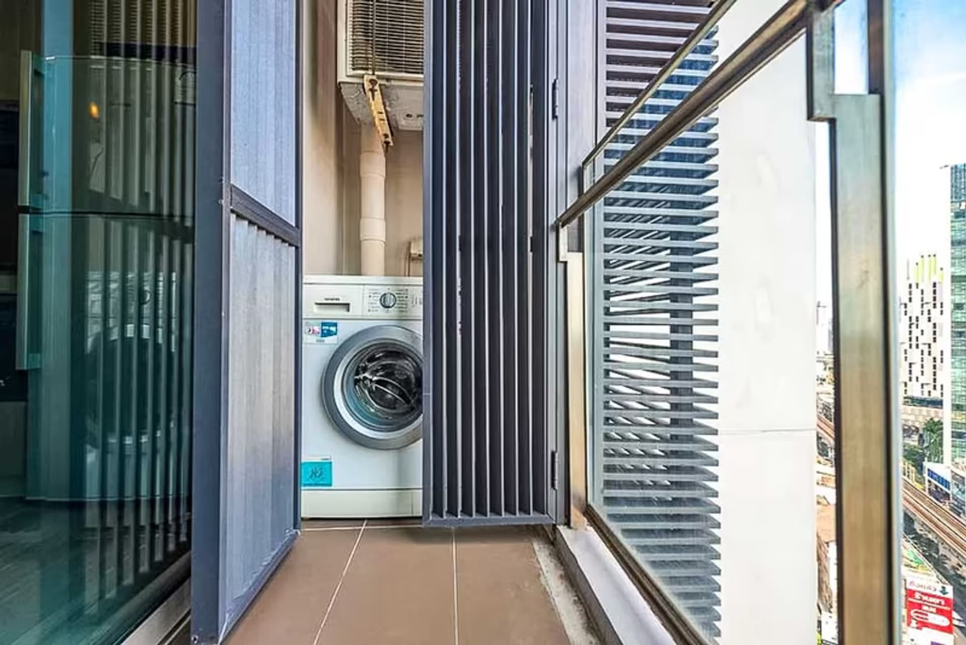 1 Bedroom Condo for Rent at The Room Sukhumvit 69 - Image 9