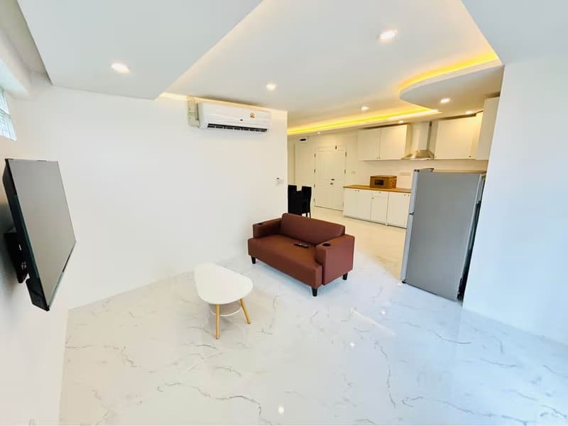 2 Bed Condo for Rent in Khlong Toei