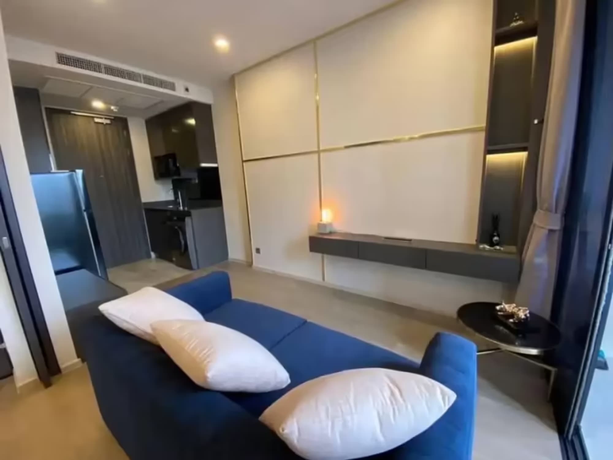 1 Bedroom Condo - Image 1
