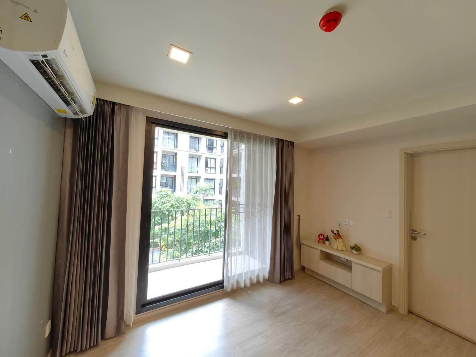 2 ห้องนอน Condo สำหรับ ขายและจำหน่าย ใกล้ Thailand Cultural Centre MRT - Image 8
