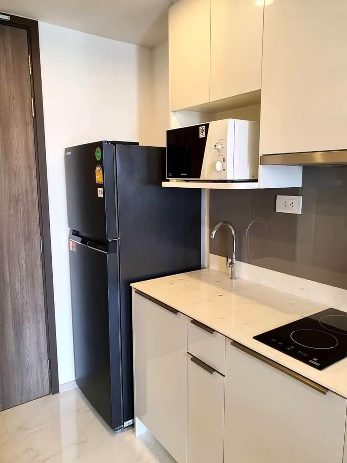Condo for Rent at Ideo Mobi Sukhumvit 66 - Image 9