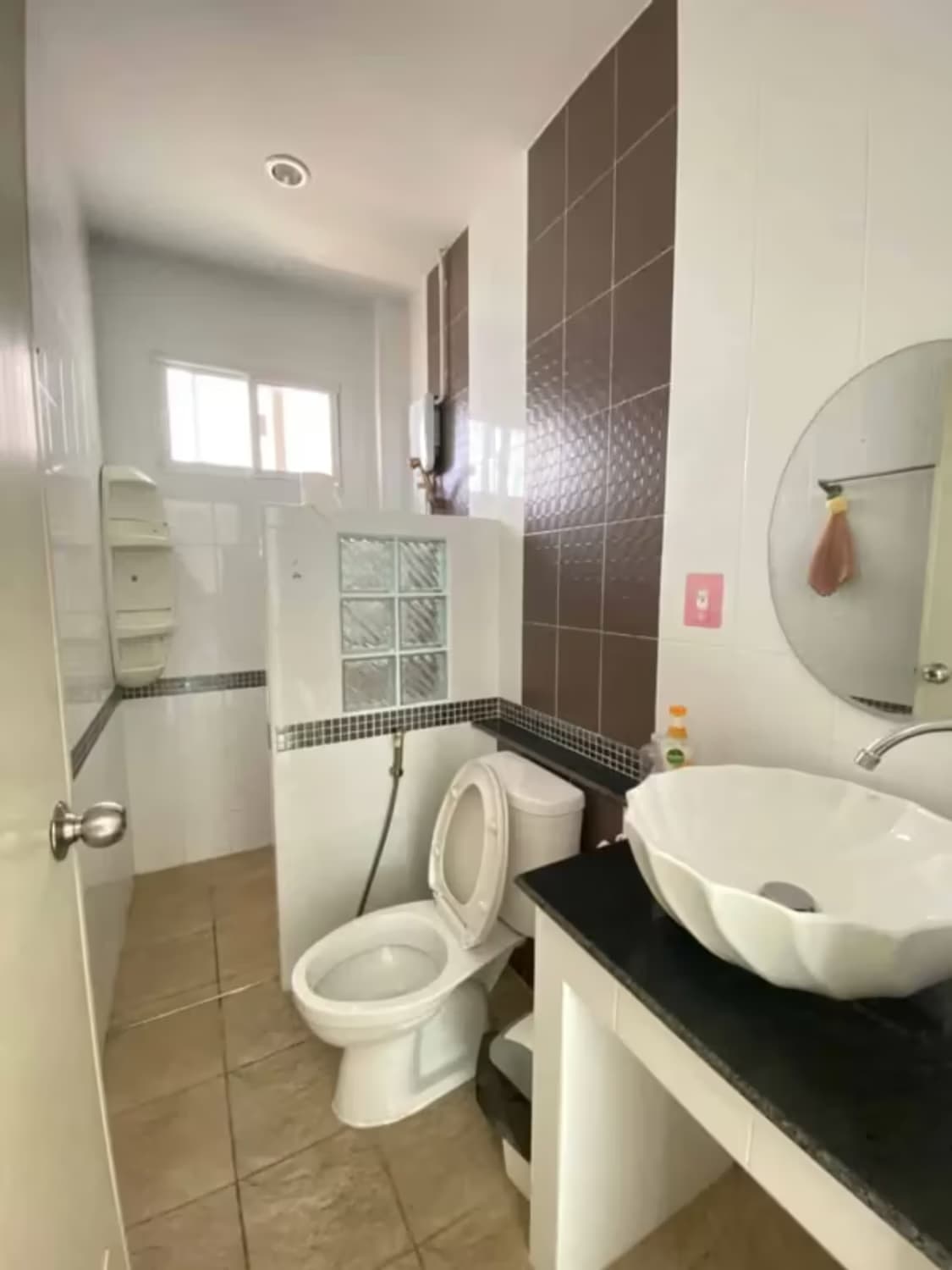 4 Bedroom House - Image 12