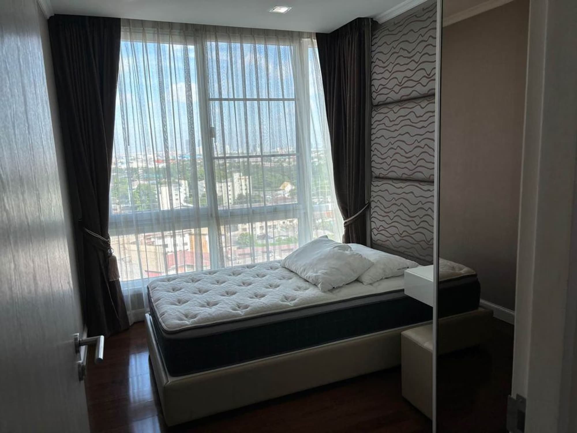 2 Bed Condo for Sale in undefined - Image 5