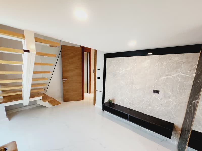 4 Bed Condo for Rent and Sale in Watthana