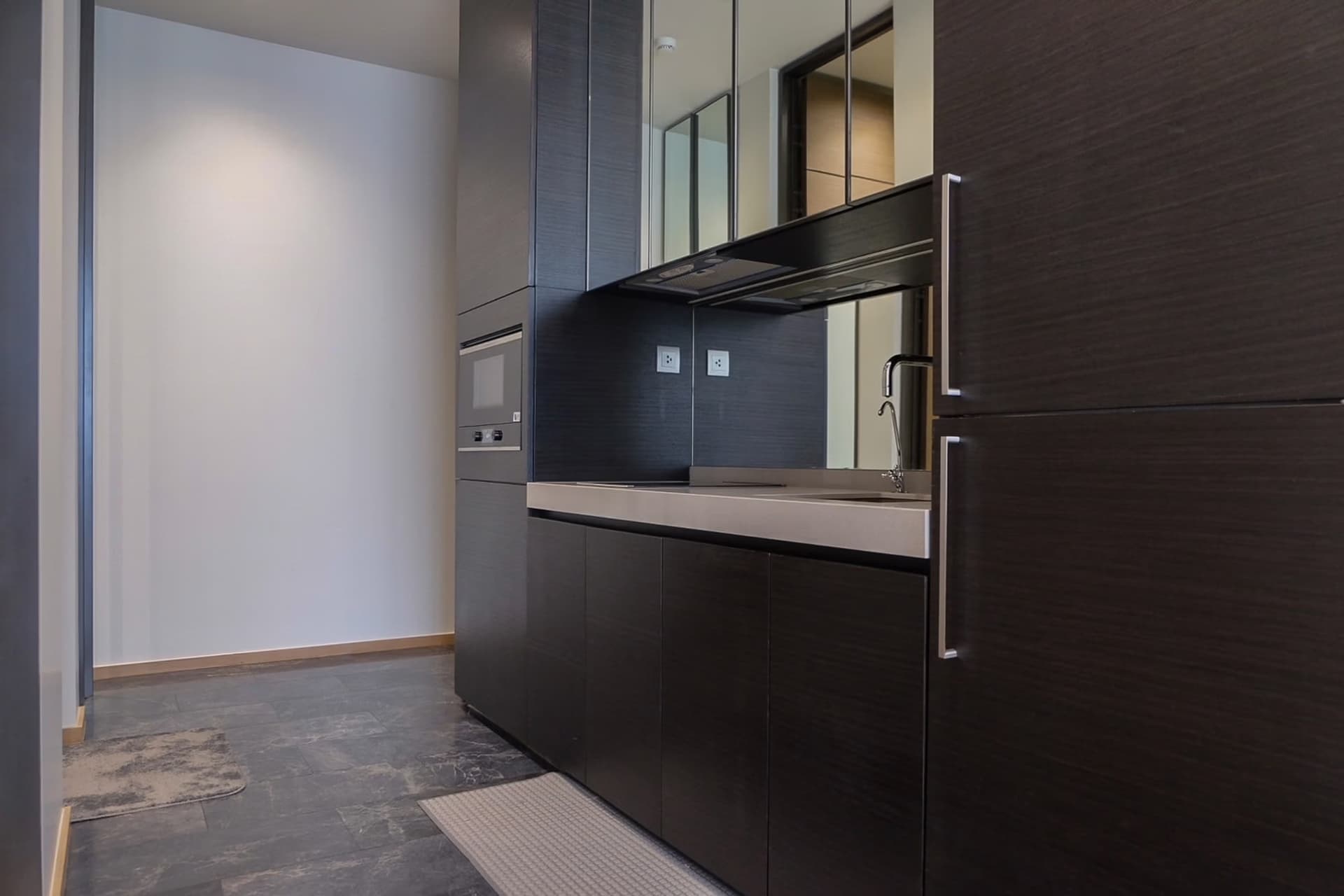 Condo for Rent at 28 Chidlom by SC Asset - Image 10