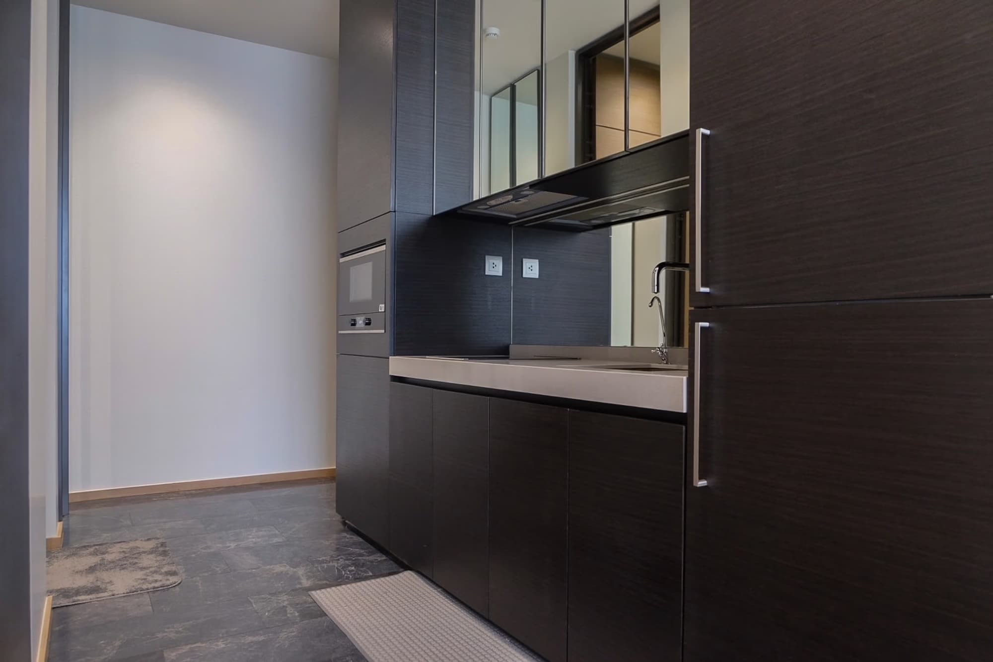 Condo for Rent at 28 Chidlom by SC Asset - Image 10