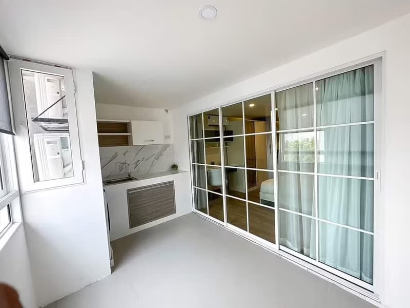 1 Bedroom Condo