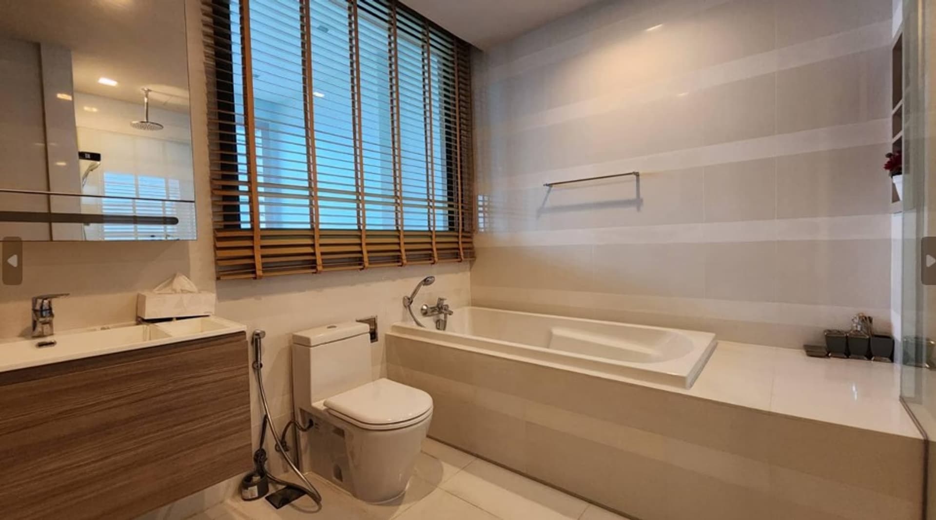 2 Bed Condo for Rent in Khlong Toei - Image 6